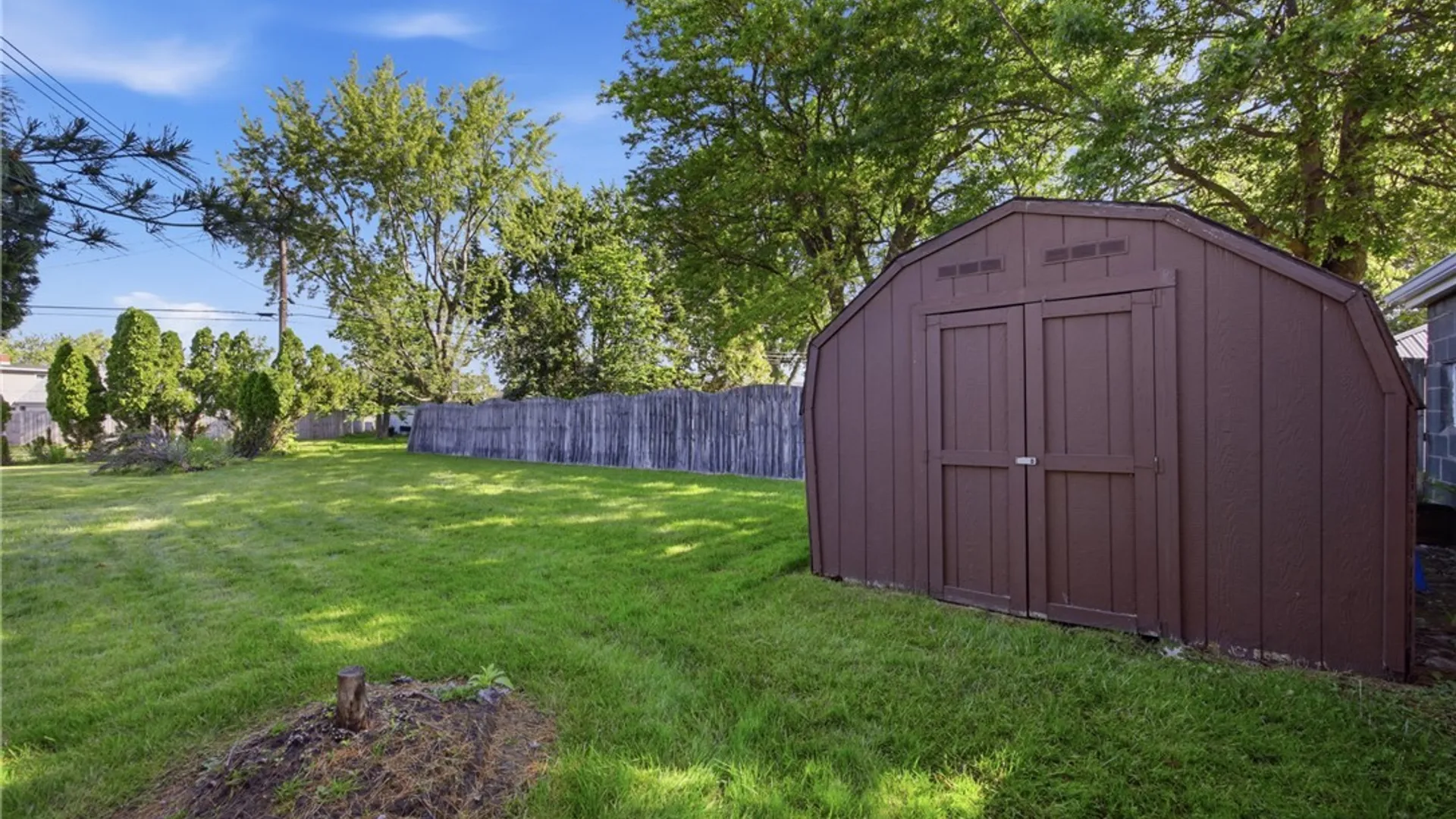 Property at 814 George Urban Boulevard, Cheektowaga, NY 14225 32