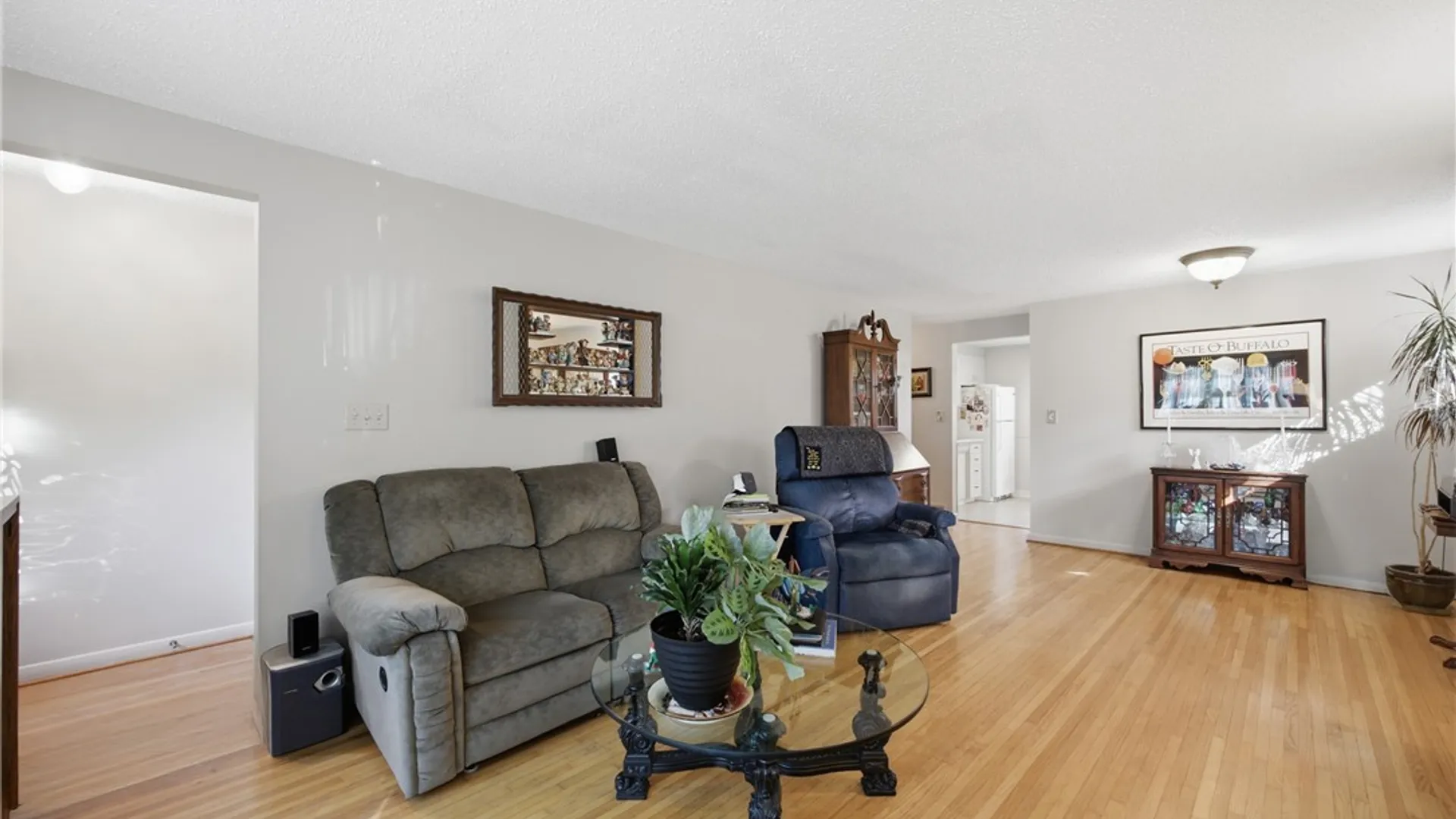 Property at 814 George Urban Boulevard, Cheektowaga, NY 14225 5