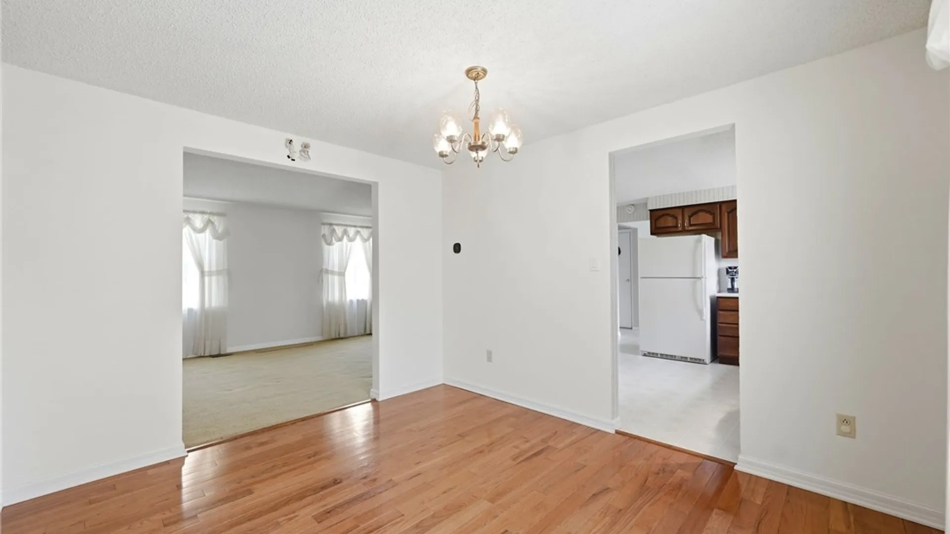 Property at 173 Roycroft Dr, West Seneca, NY 14224 13