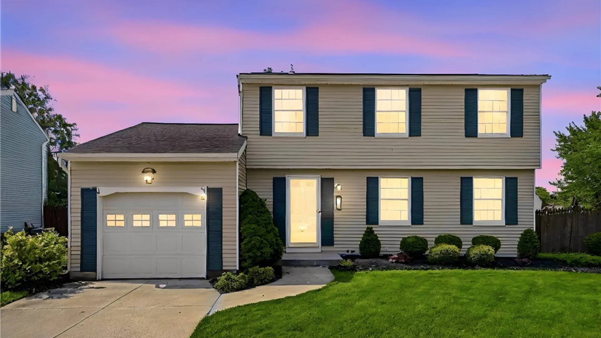 Property at 173 Roycroft Dr, West Seneca, NY 14224 2