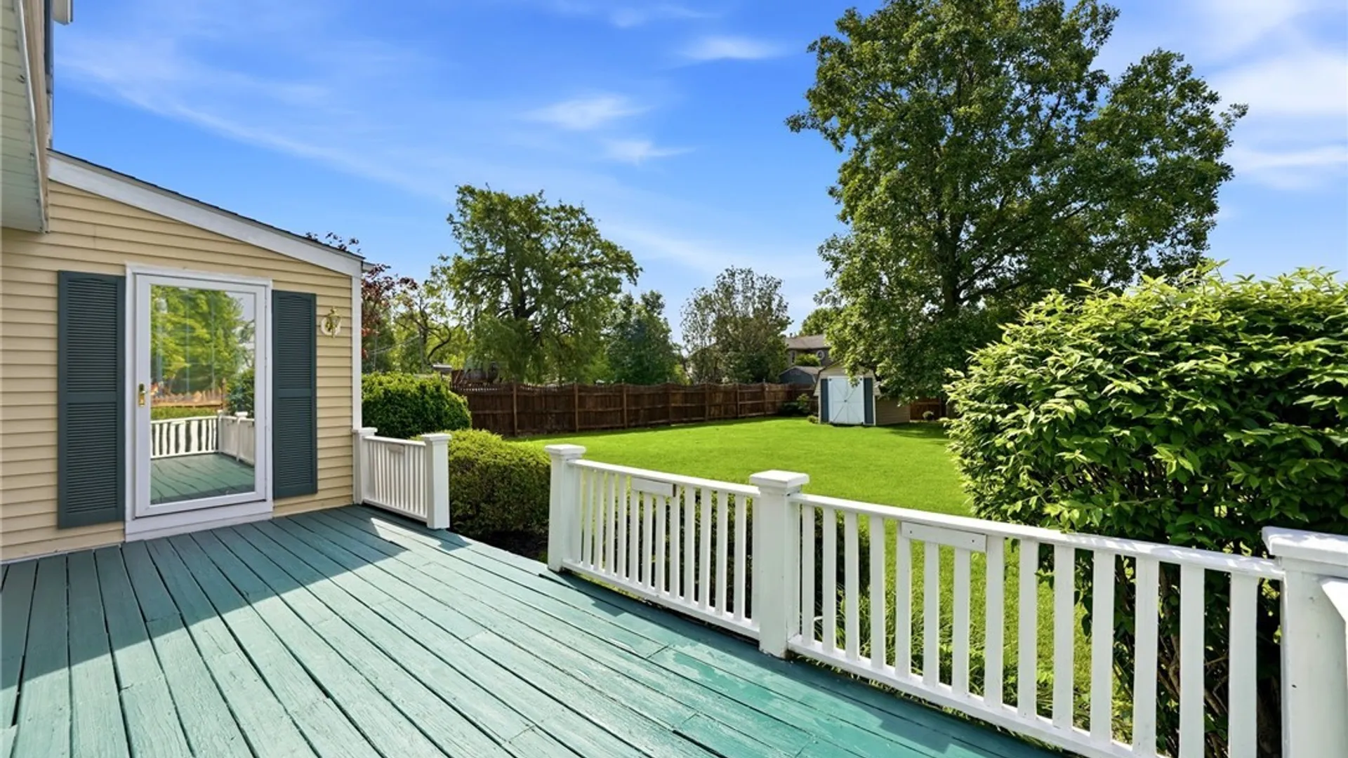 Property at 173 Roycroft Dr, West Seneca, NY 14224 21