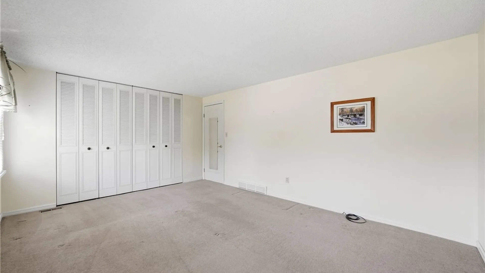Property at 173 Roycroft Dr, West Seneca, NY 14224 25