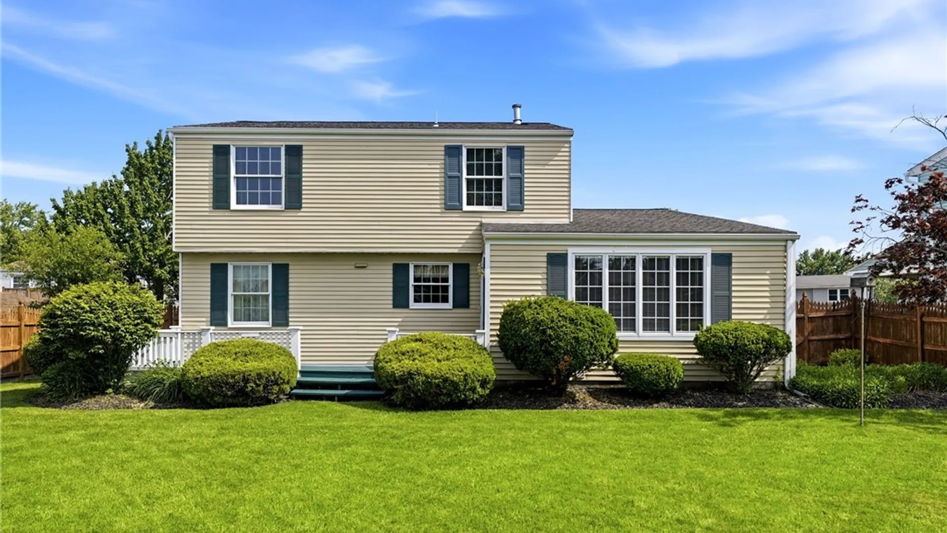 Property at 173 Roycroft Dr, West Seneca, NY 14224 34