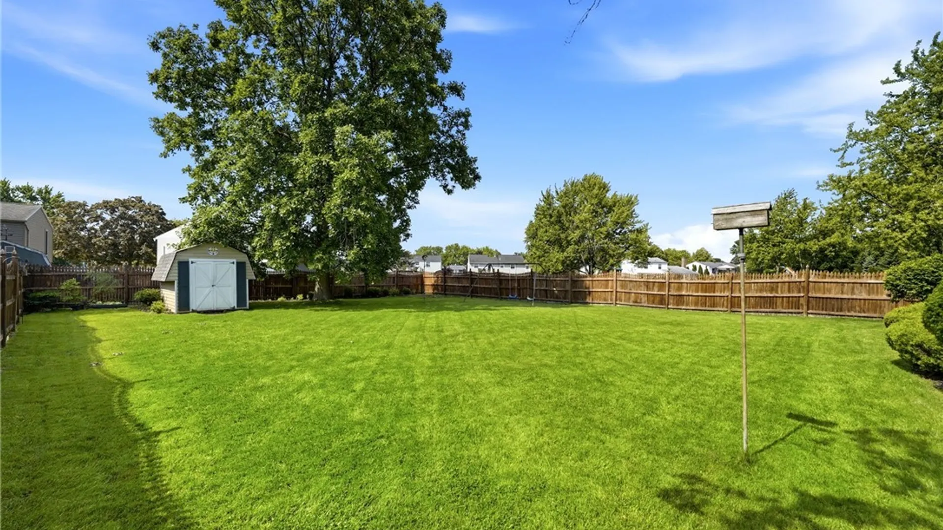 Property at 173 Roycroft Dr, West Seneca, NY 14224 35