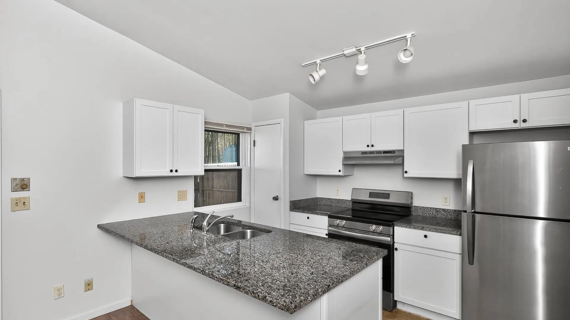 Property at 73 Pepperbush Place, Ballston Spa, NY 12020 5