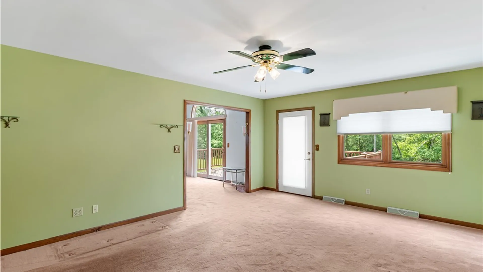 Property at 43 Eagle Terrace, Lancaster, NY 14043 15
