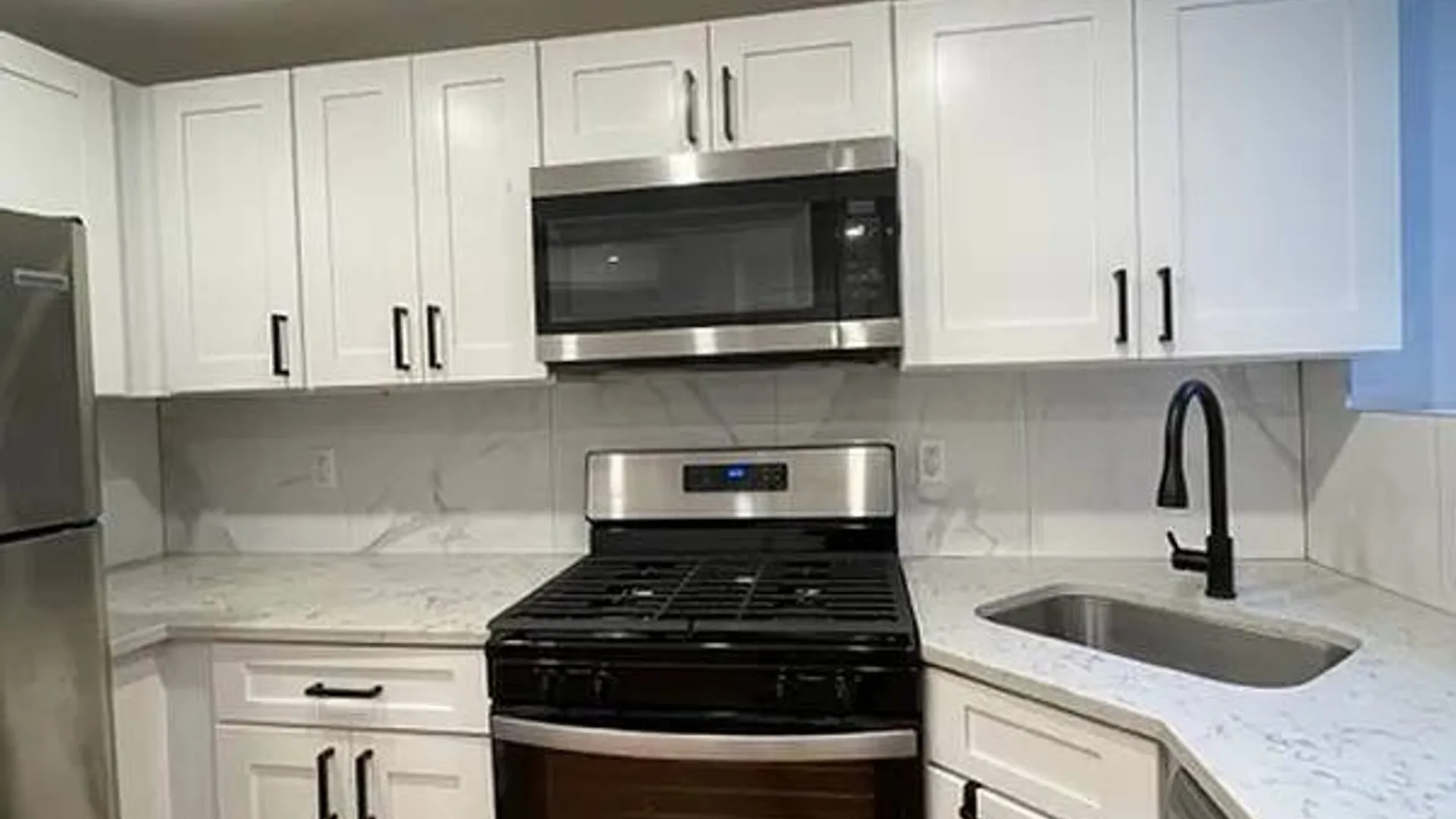Property at 69 6th Ave, Brooklyn, NY 11217 3