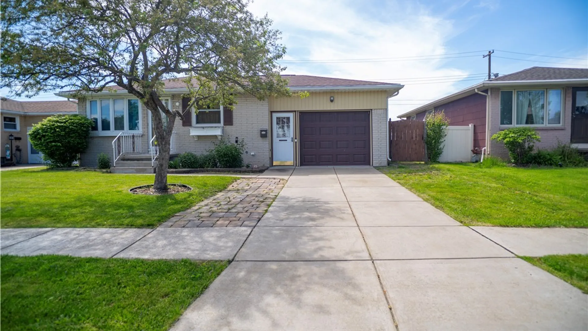 Property at 26 Caroline Lane, Cheektowaga, NY 14043 2