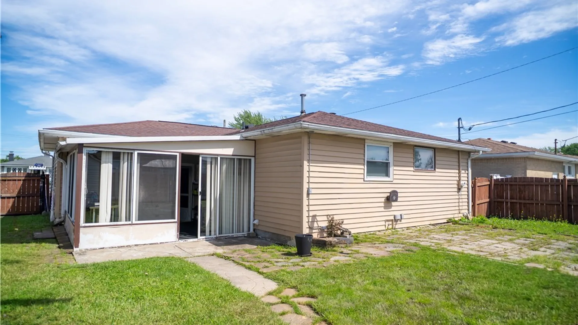 Property at 26 Caroline Lane, Cheektowaga, NY 14043 3