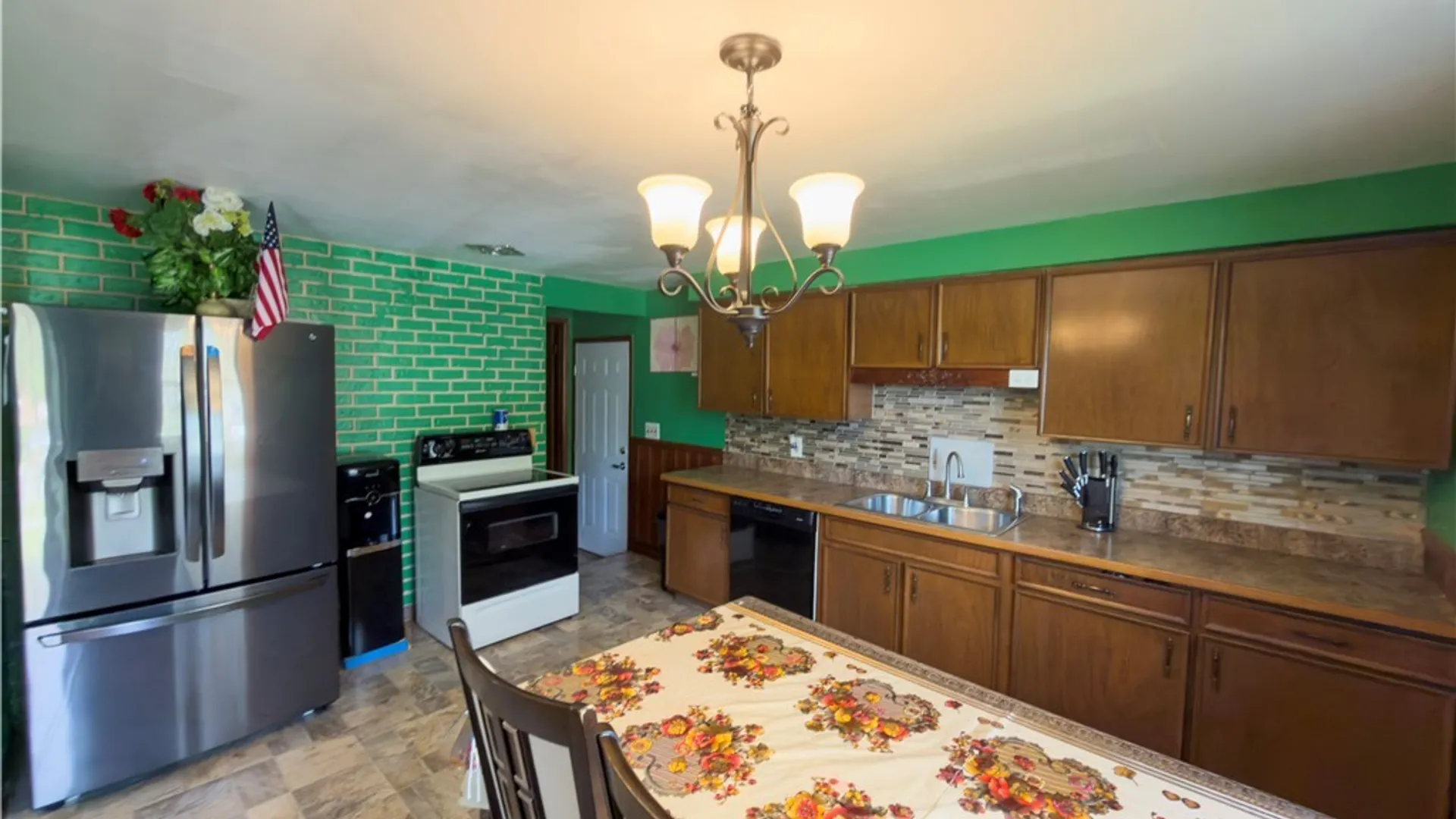 Property at 26 Caroline Lane, Cheektowaga, NY 14043 7