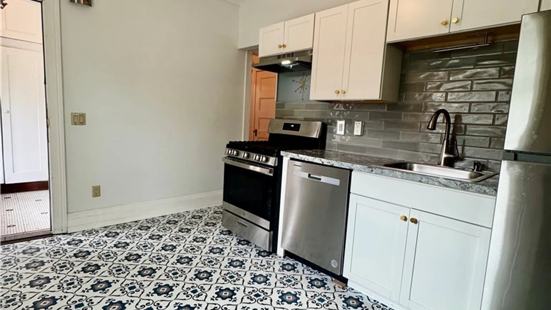 Property at 330 S Goodman Street, Rochester, NY 14607 5