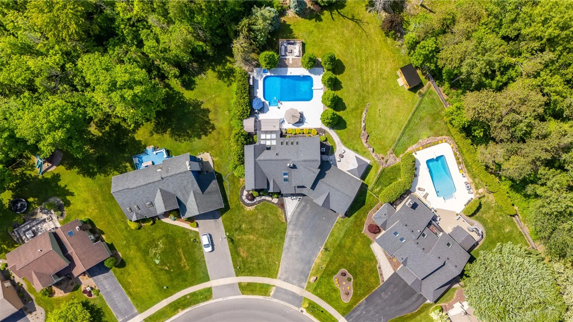 Property at 25 Country Wood Lndg, Greece, NY 14626 3