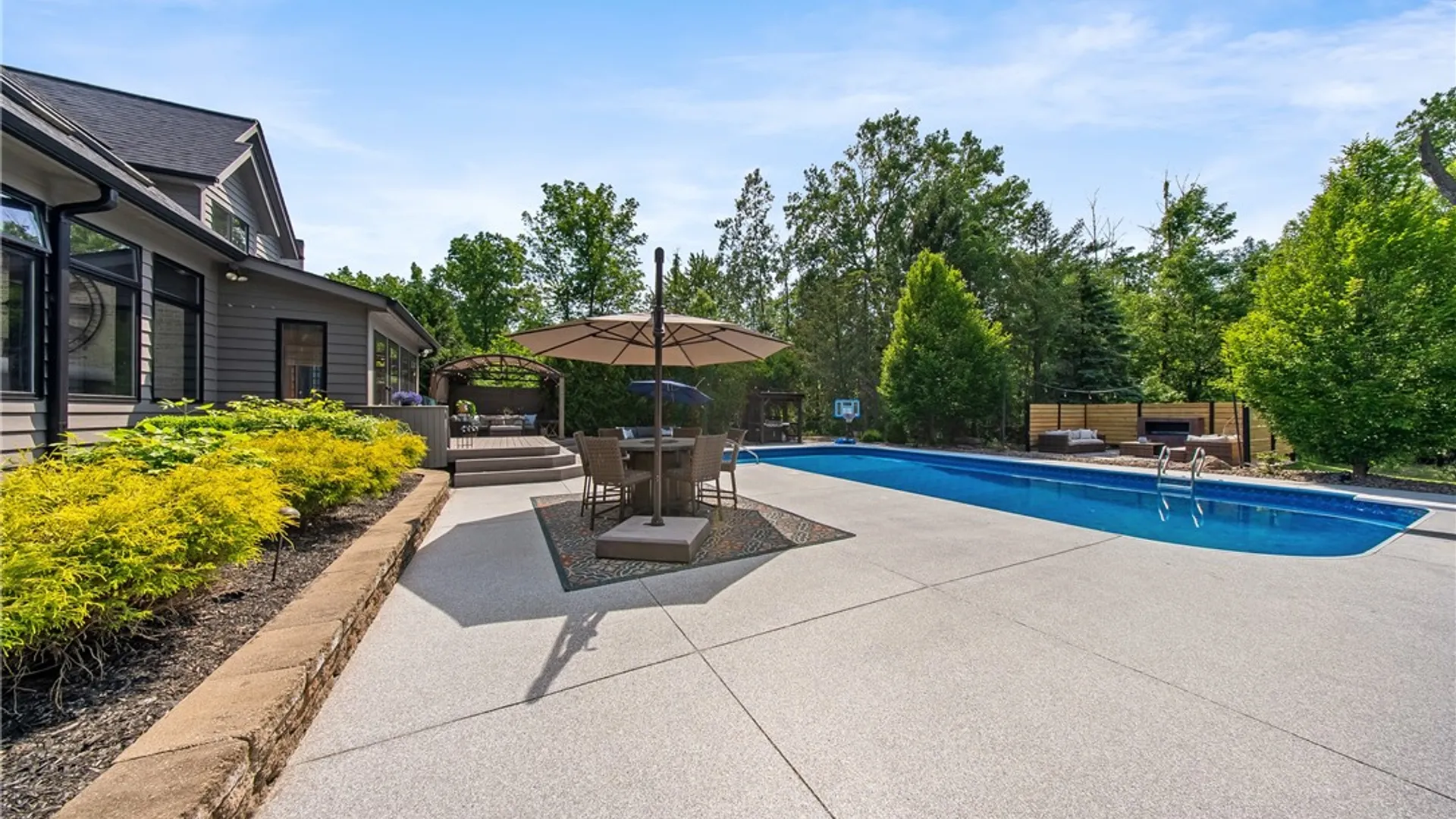 Property at 25 Country Wood Lndg, Greece, NY 14626 47