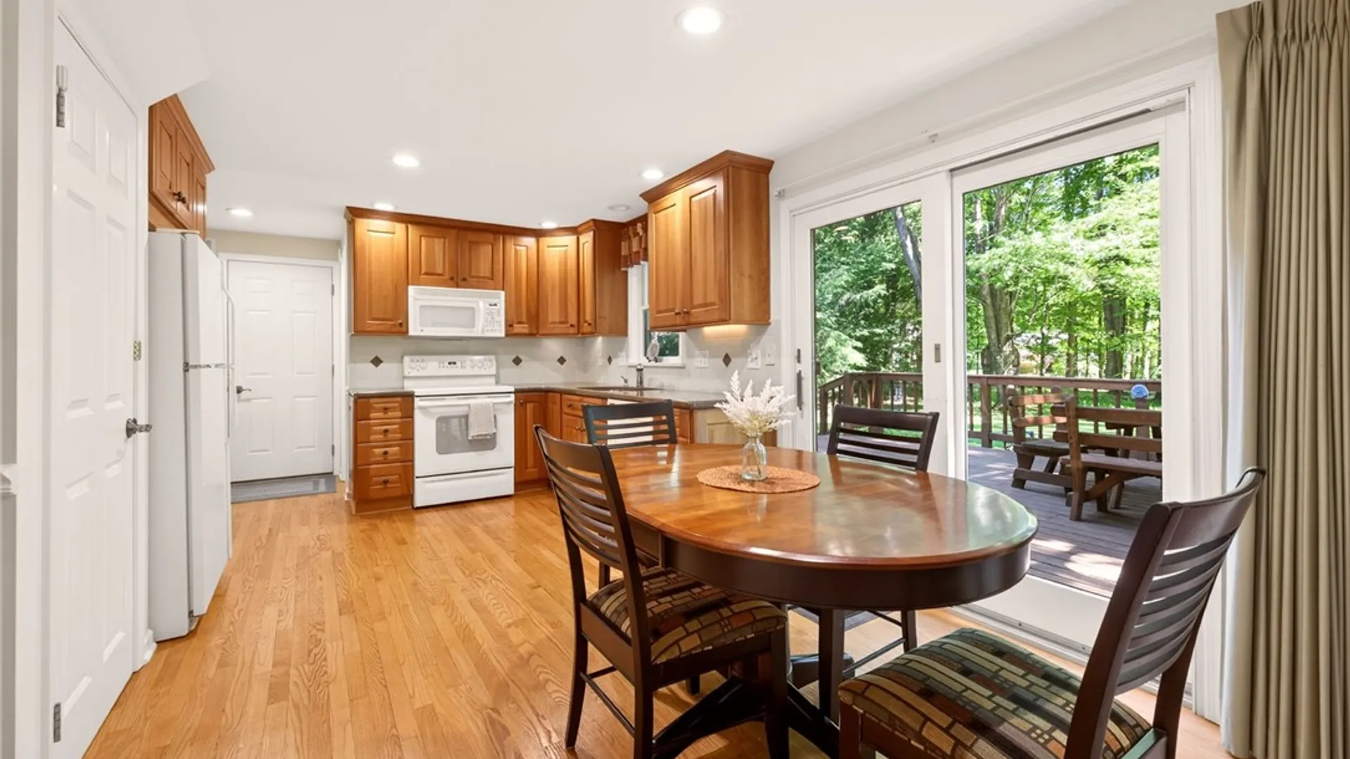 Property at 1111 Everwild Vw, Webster, NY 14580 7