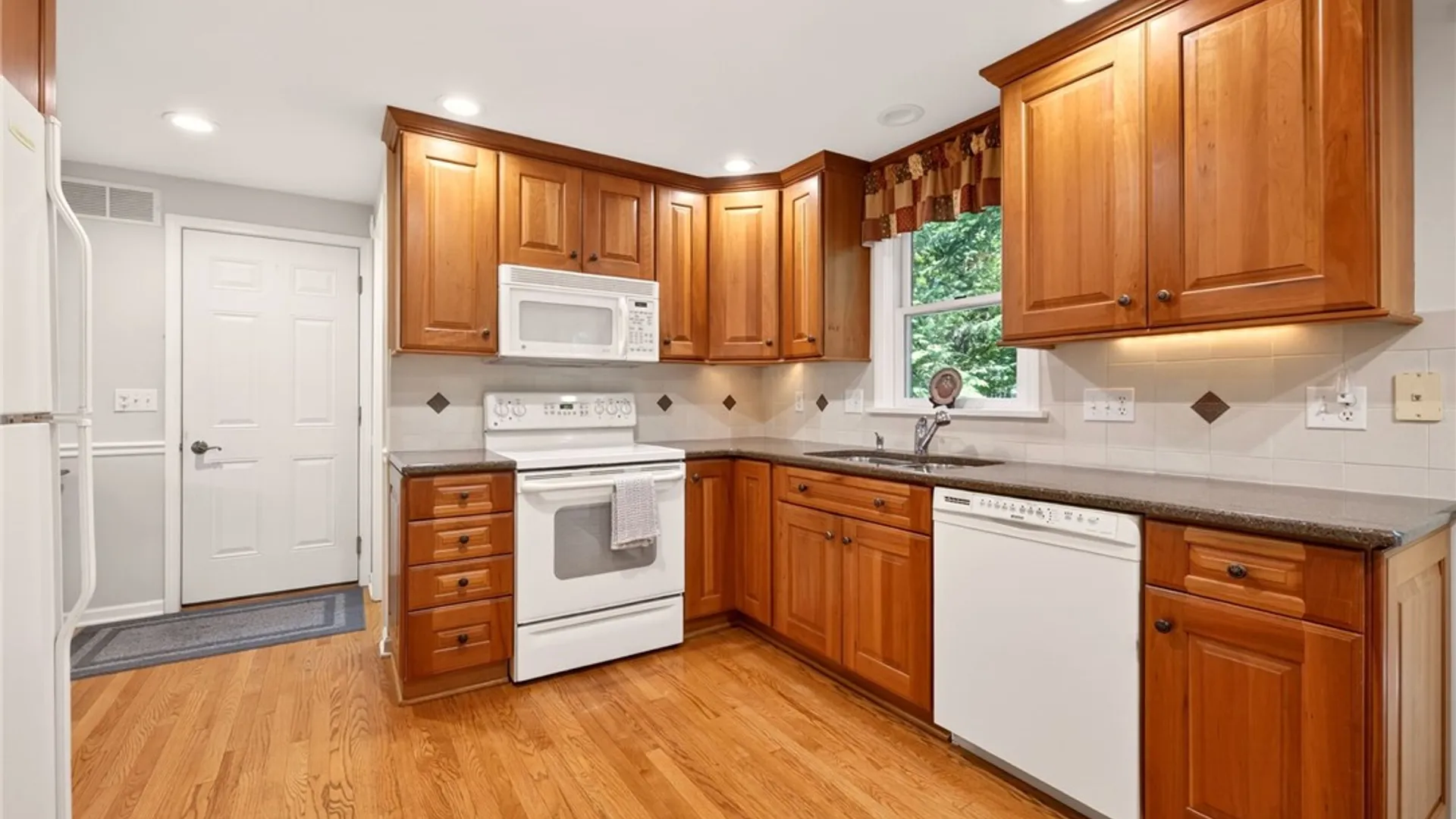 Property at 1111 Everwild Vw, Webster, NY 14580 8