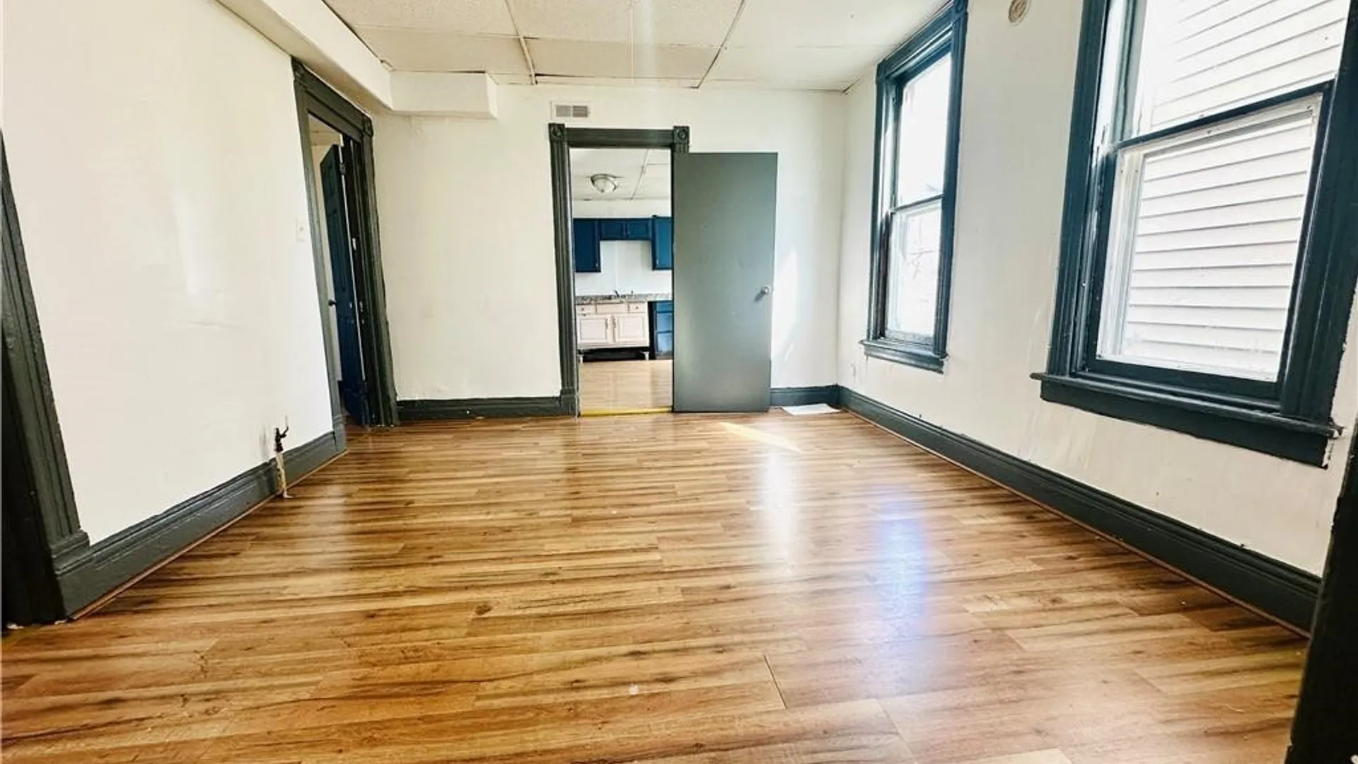 Property at 31 Earl Place, Buffalo, NY 14211 10