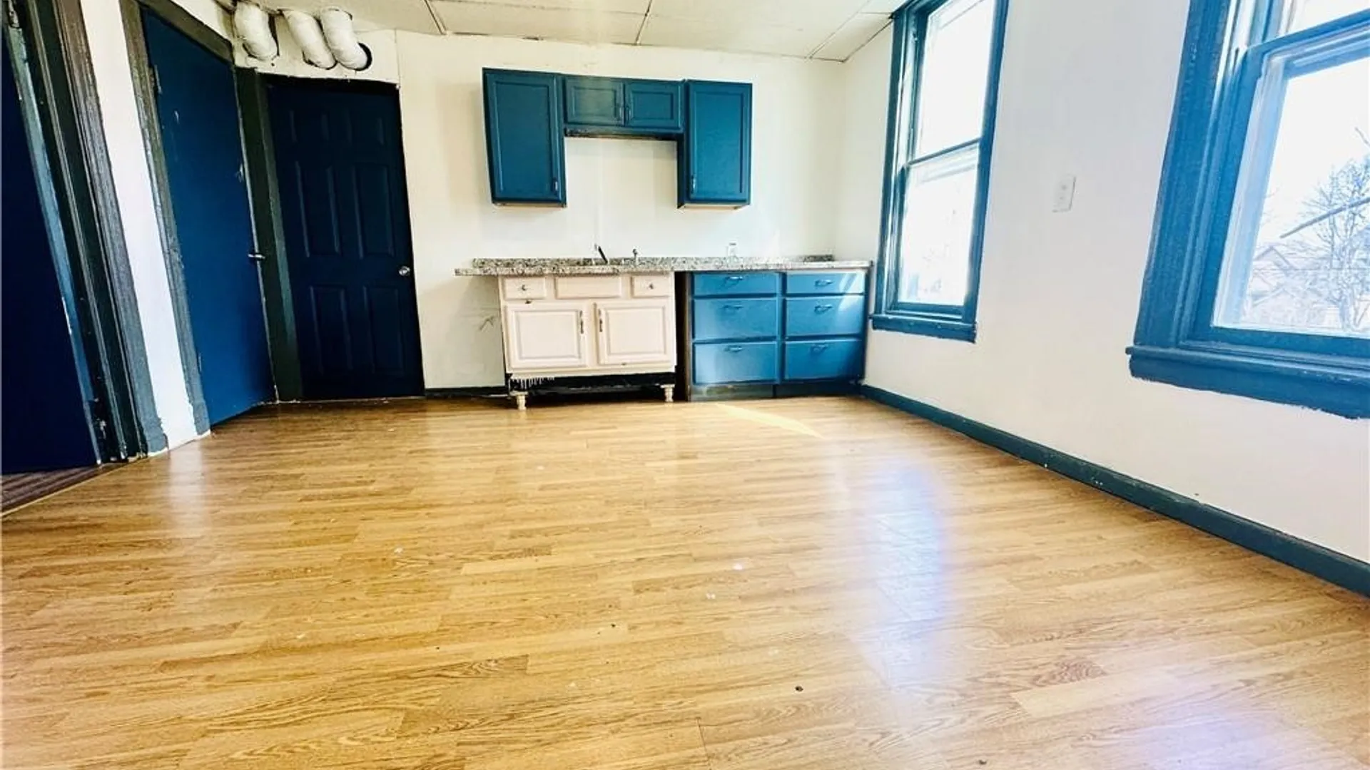Property at 31 Earl Place, Buffalo, NY 14211 11