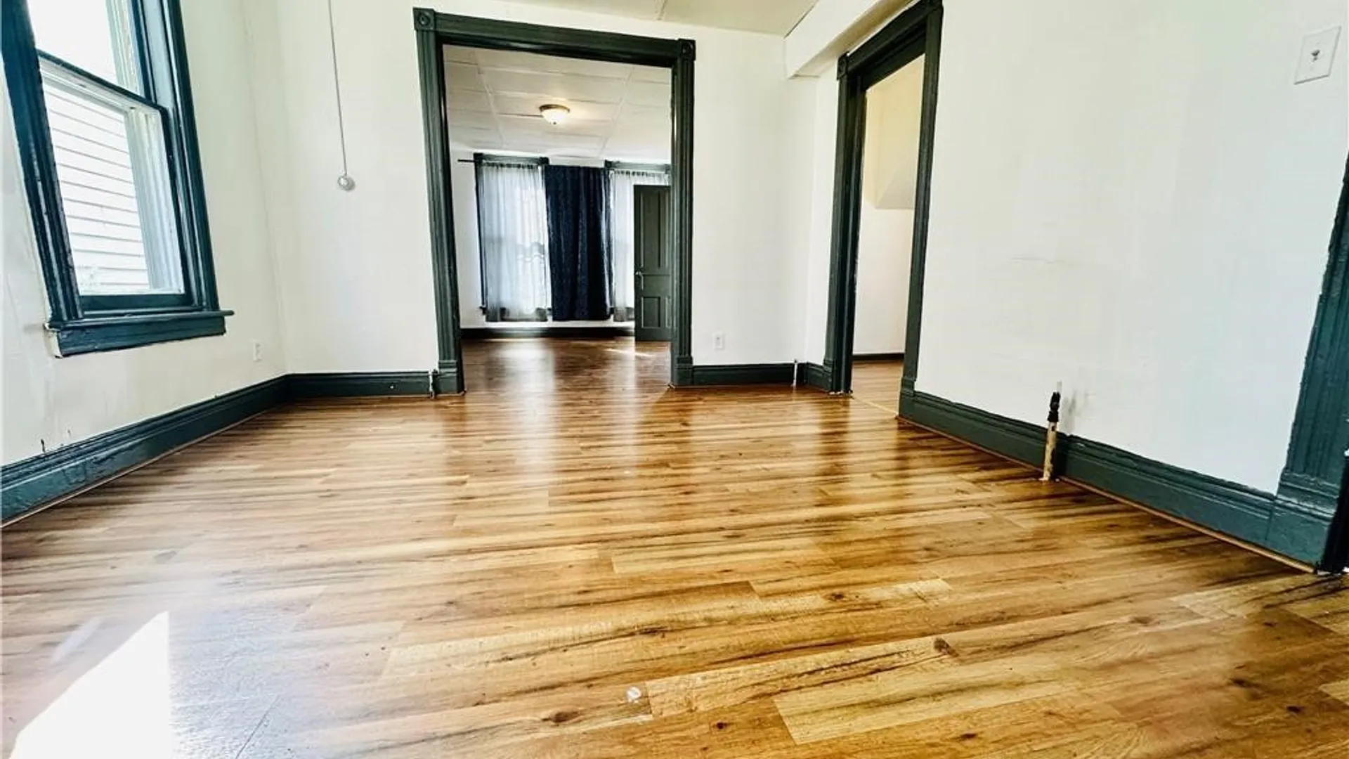 Property at 31 Earl Place, Buffalo, NY 14211 12