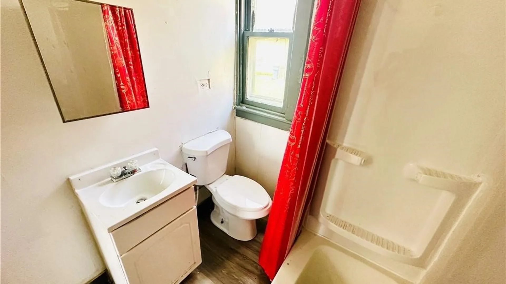 Property at 31 Earl Place, Buffalo, NY 14211 17