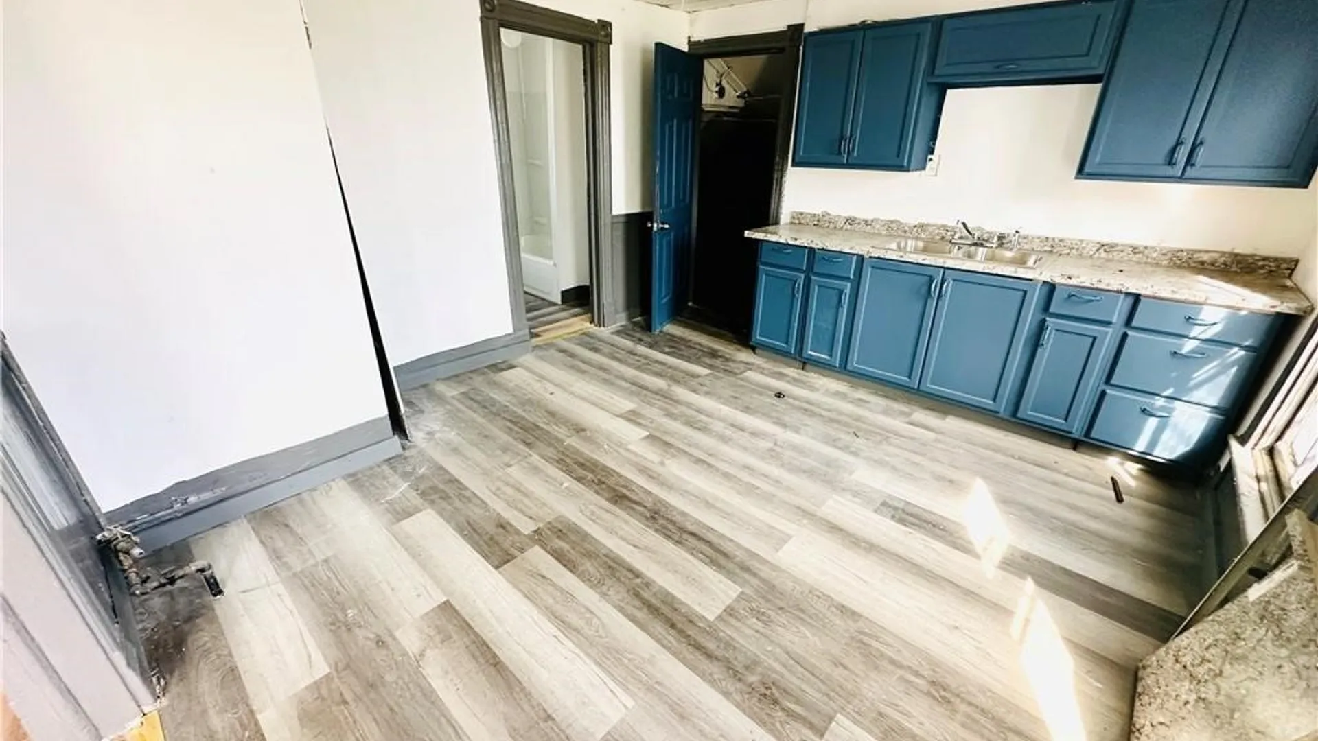 Property at 31 Earl Place, Buffalo, NY 14211 28
