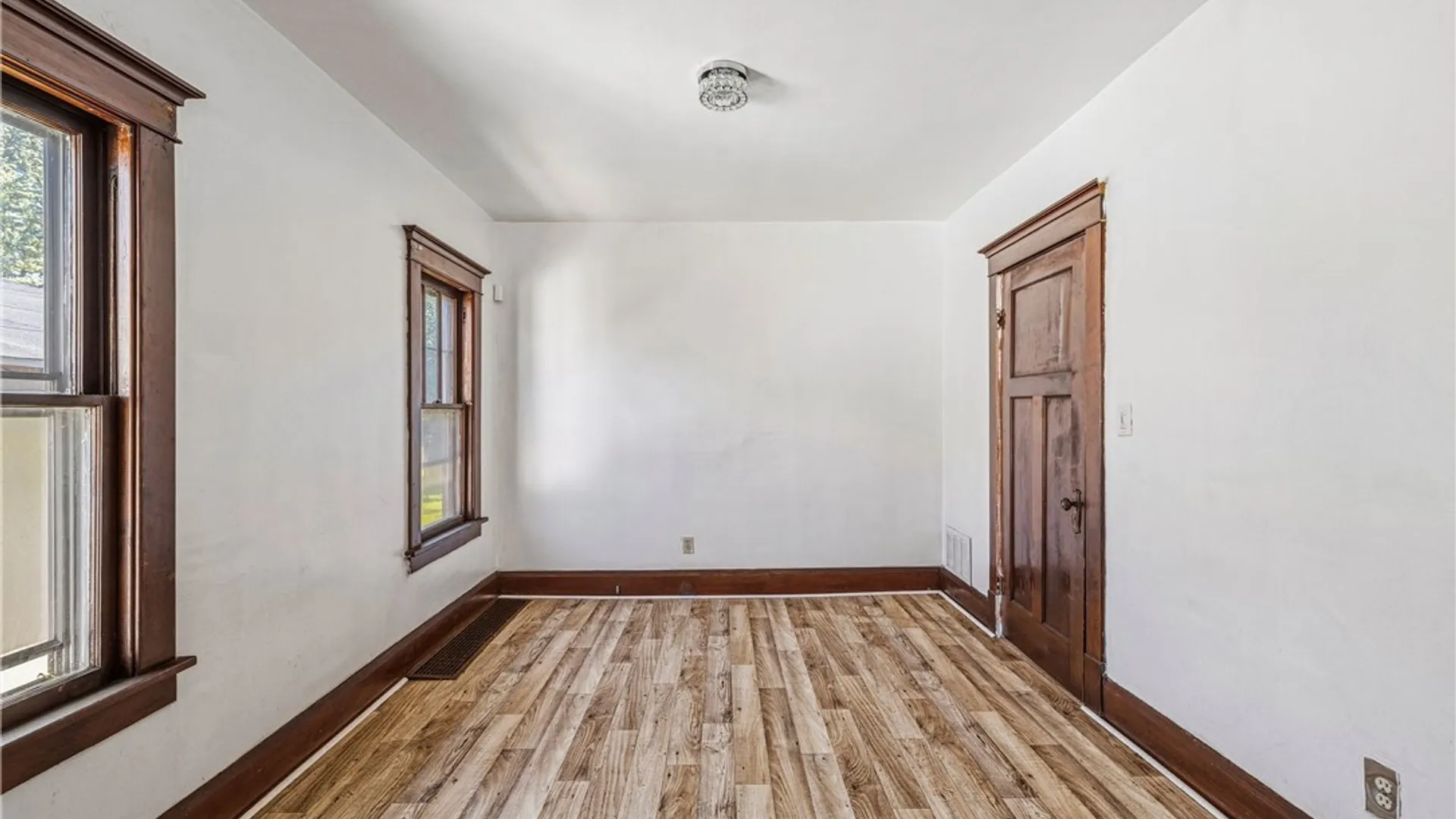 Property at 123 Courtland Avenue, Buffalo, NY 14215 13