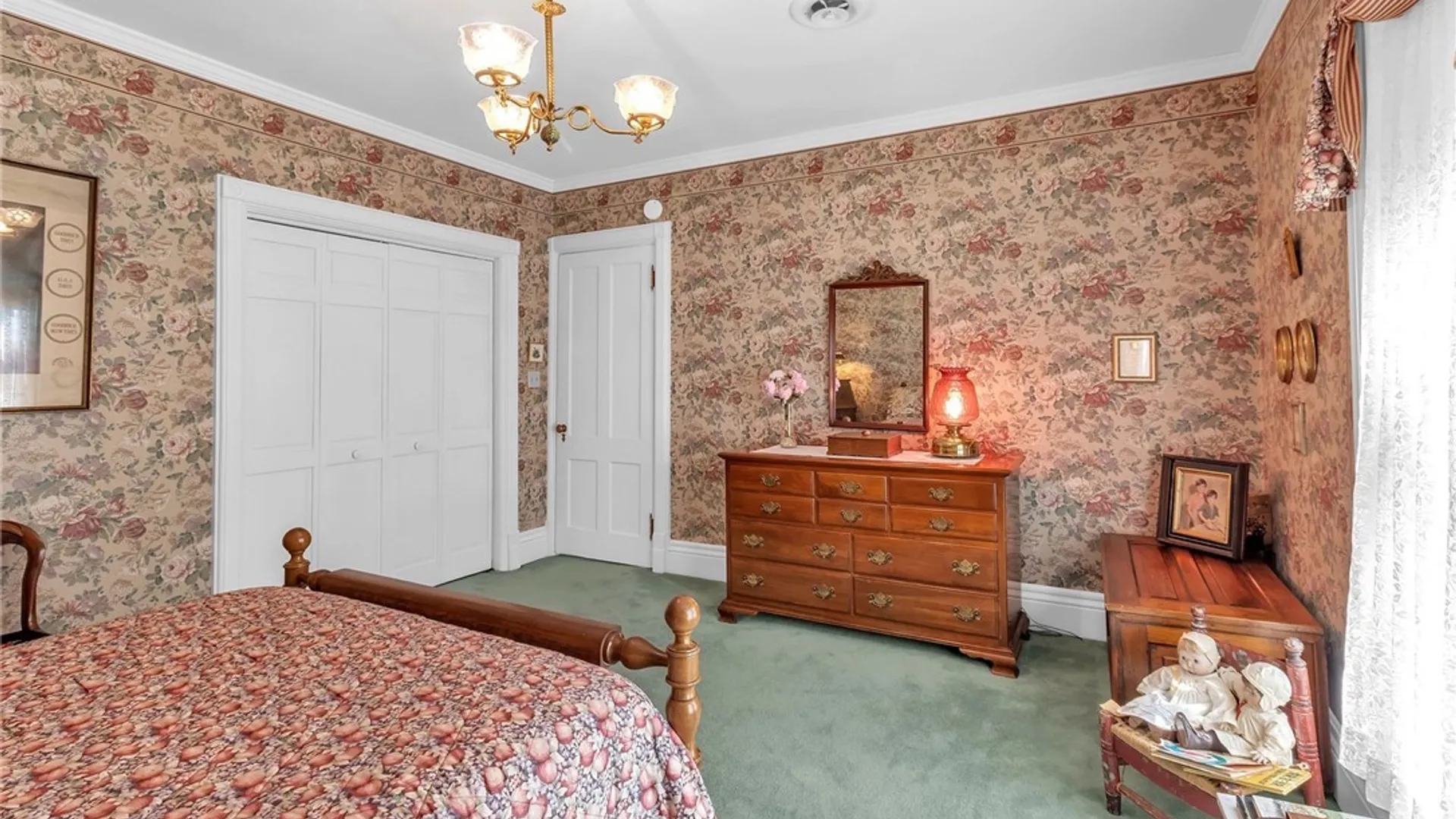 Property at 122 Pleasant Avenue, Lancaster, NY 14086 44