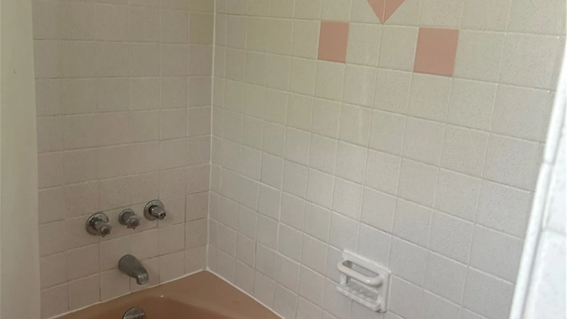 Property at 532 10th Street, Niagara Falls, NY 14301 10