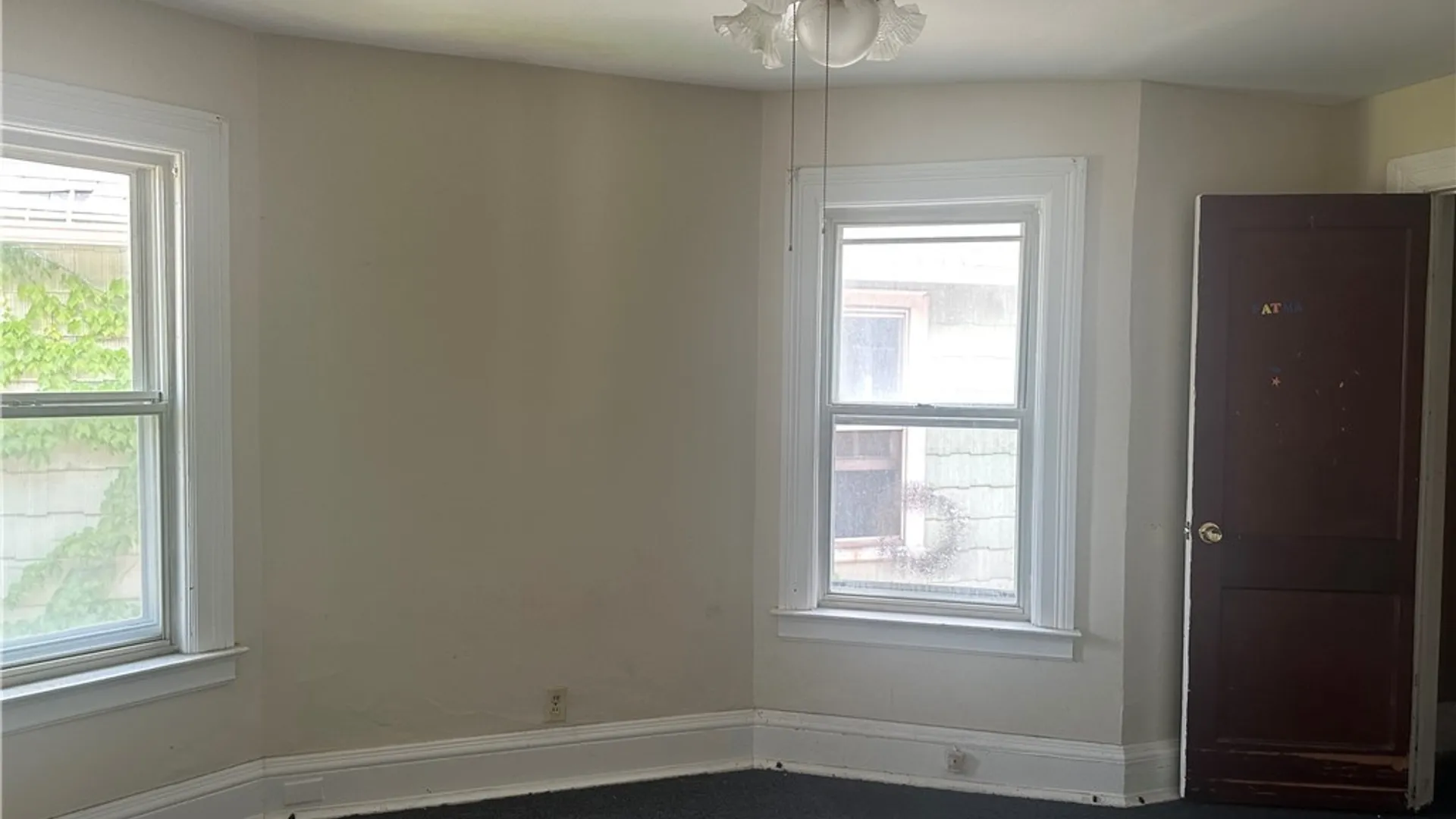 Property at 532 10th Street, Niagara Falls, NY 14301 8