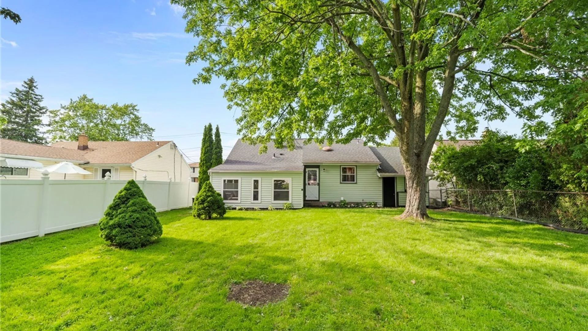 Property at 461 Cherokee Drive, Cheektowaga, NY 14225 37