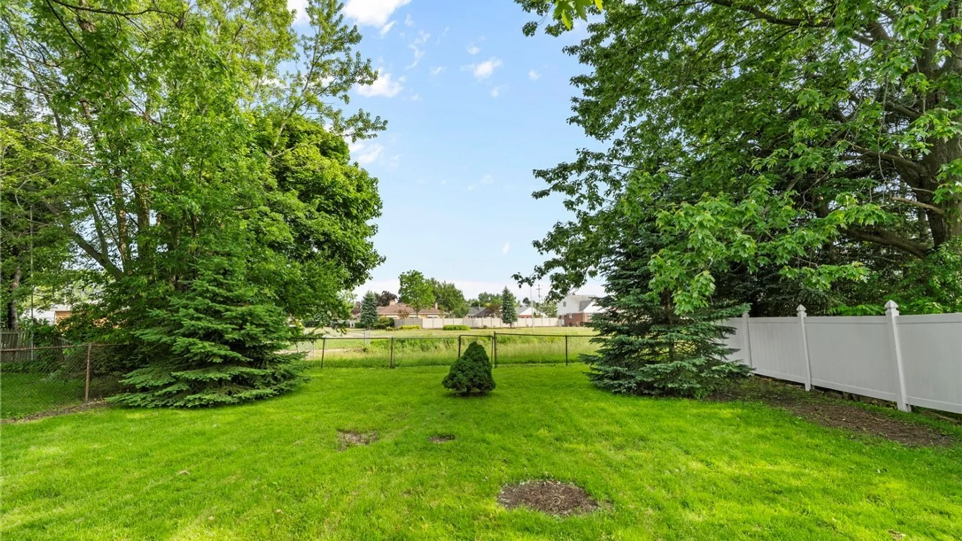 Property at 461 Cherokee Drive, Cheektowaga, NY 14225 39