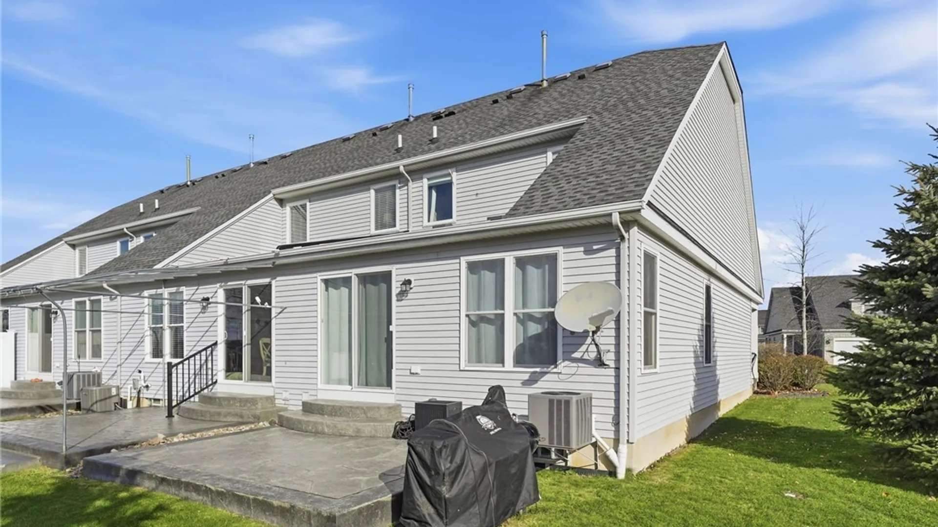 Property at 72 Hanover Street, Lancaster, NY 14086 32
