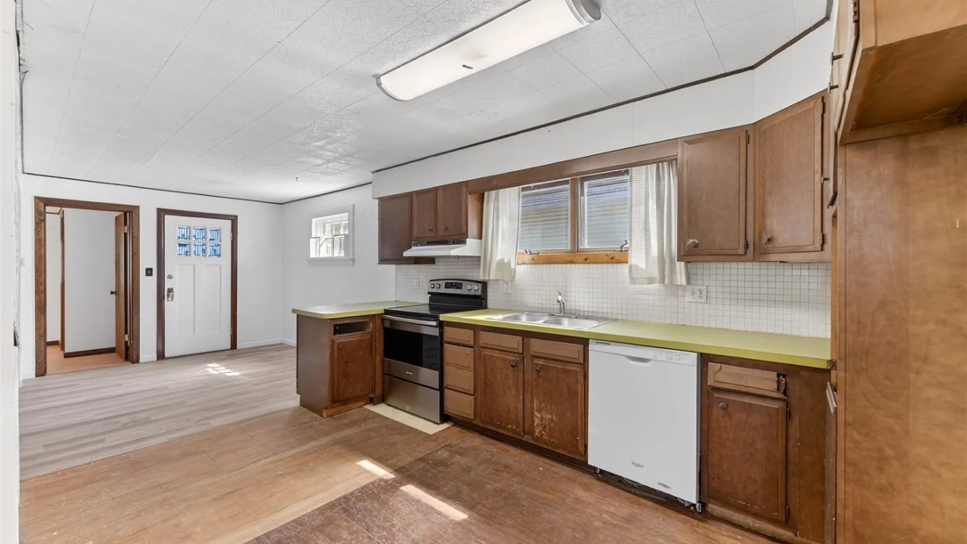Property at 3041 Falls Street, Niagara Falls, NY 14303 10