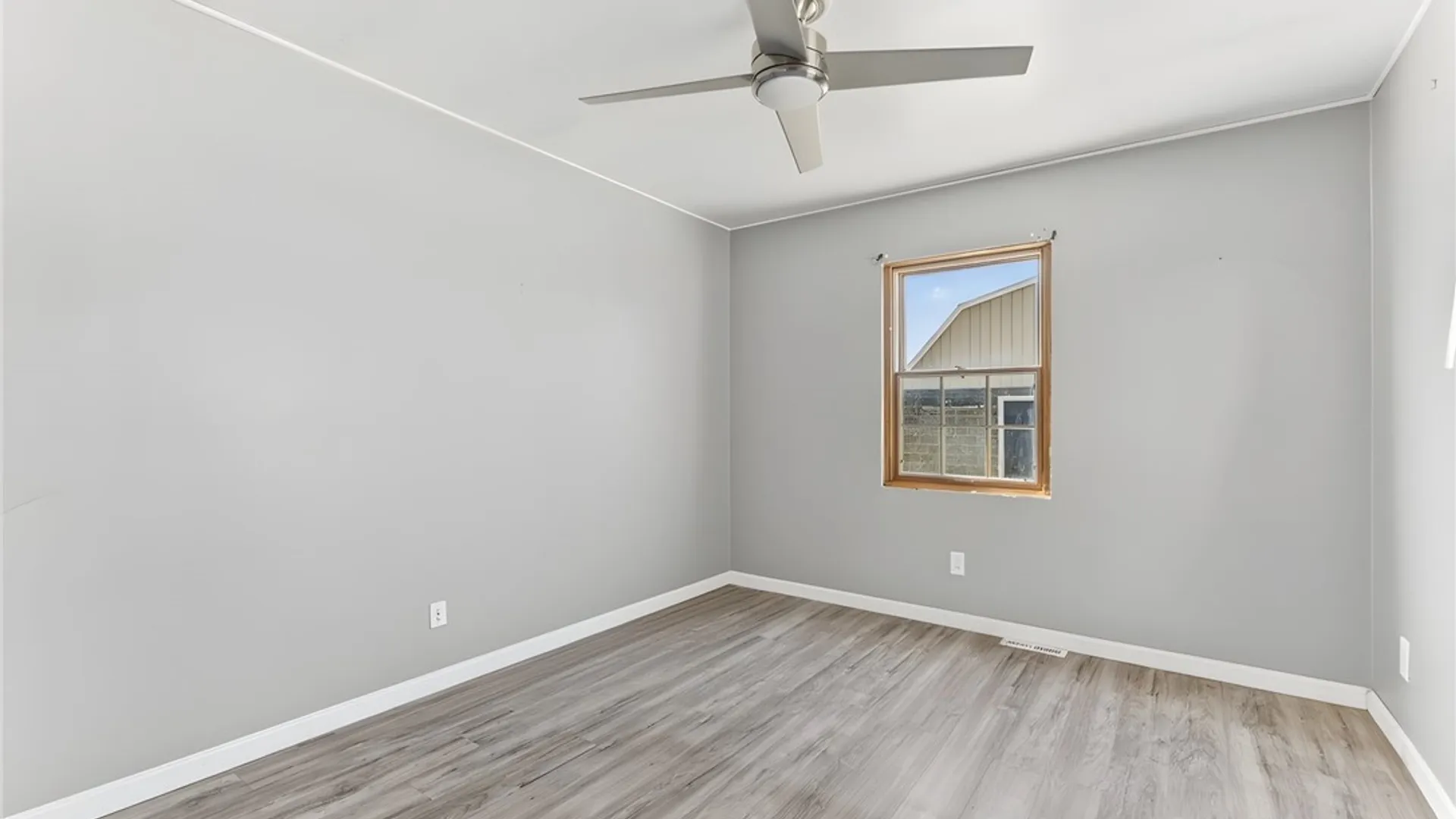 Property at 3041 Falls Street, Niagara Falls, NY 14303 16