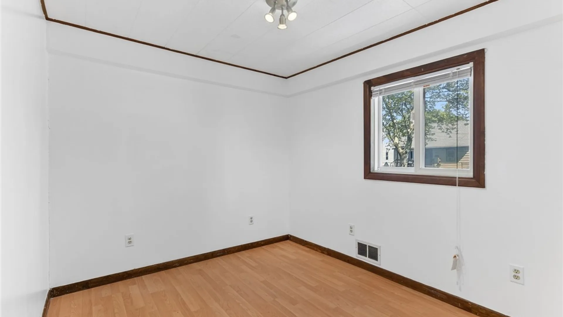 Property at 3041 Falls Street, Niagara Falls, NY 14303 21