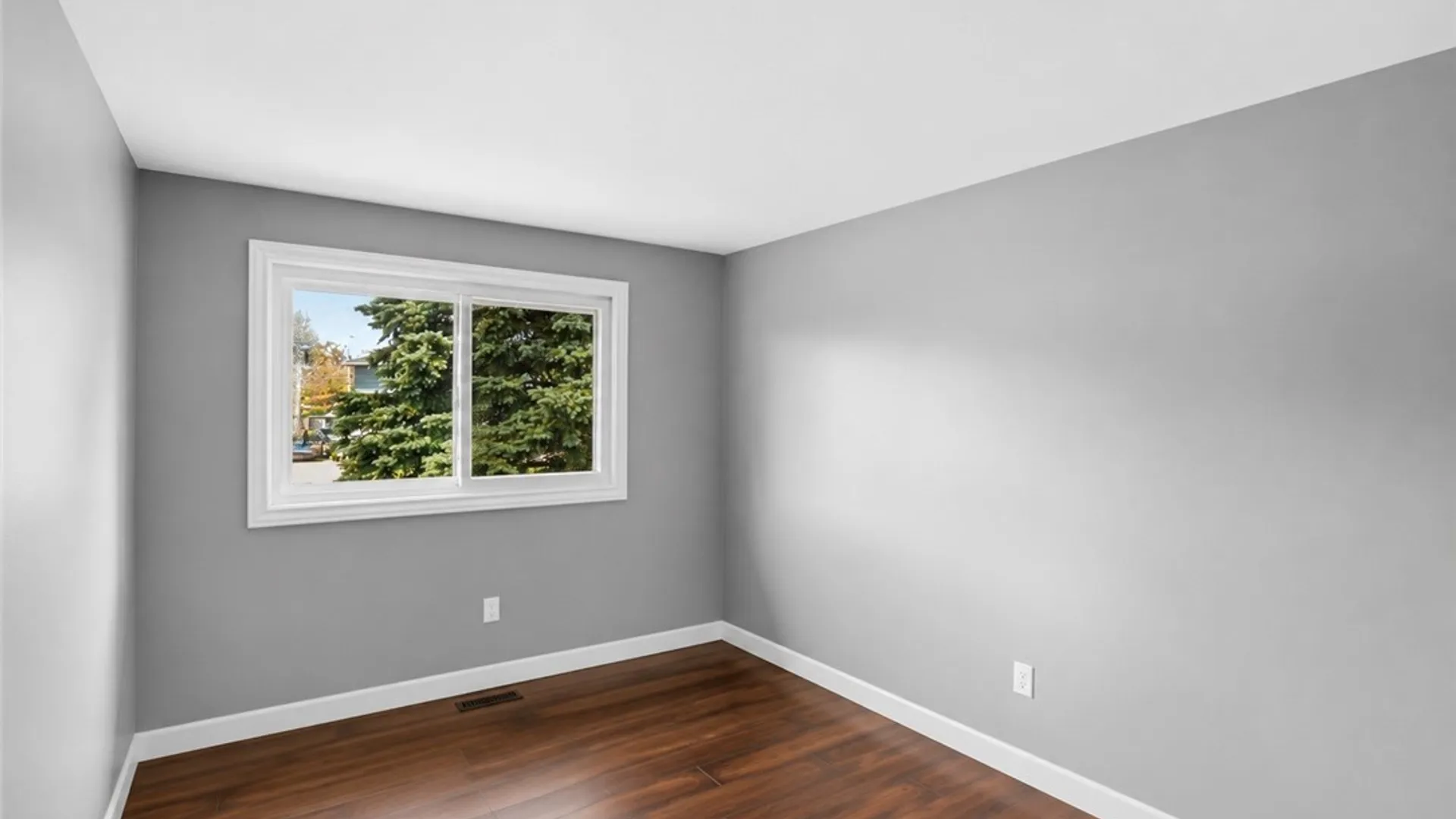 Property at 32 Sylvia Drive, Cheektowaga, NY 14043 14