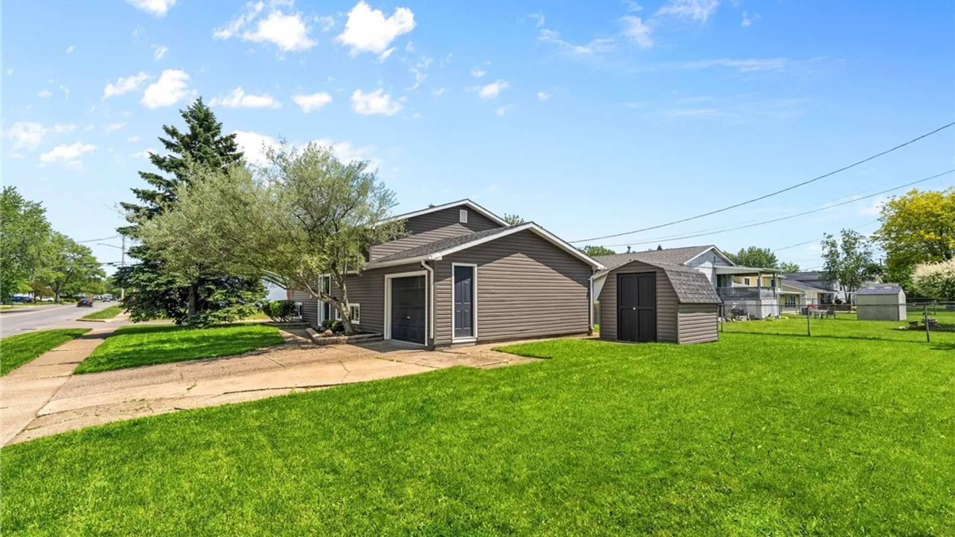 Property at 32 Sylvia Drive, Cheektowaga, NY 14043 26
