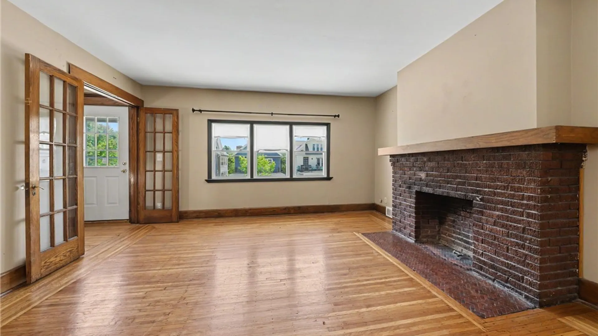 Property at 35 Elmview Place, Buffalo, NY 14207 12