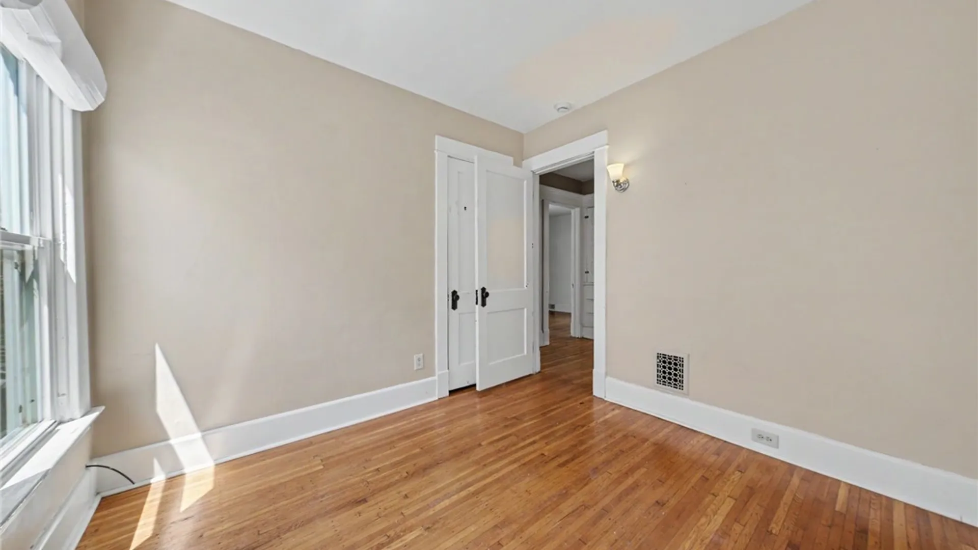 Property at 35 Elmview Place, Buffalo, NY 14207 25