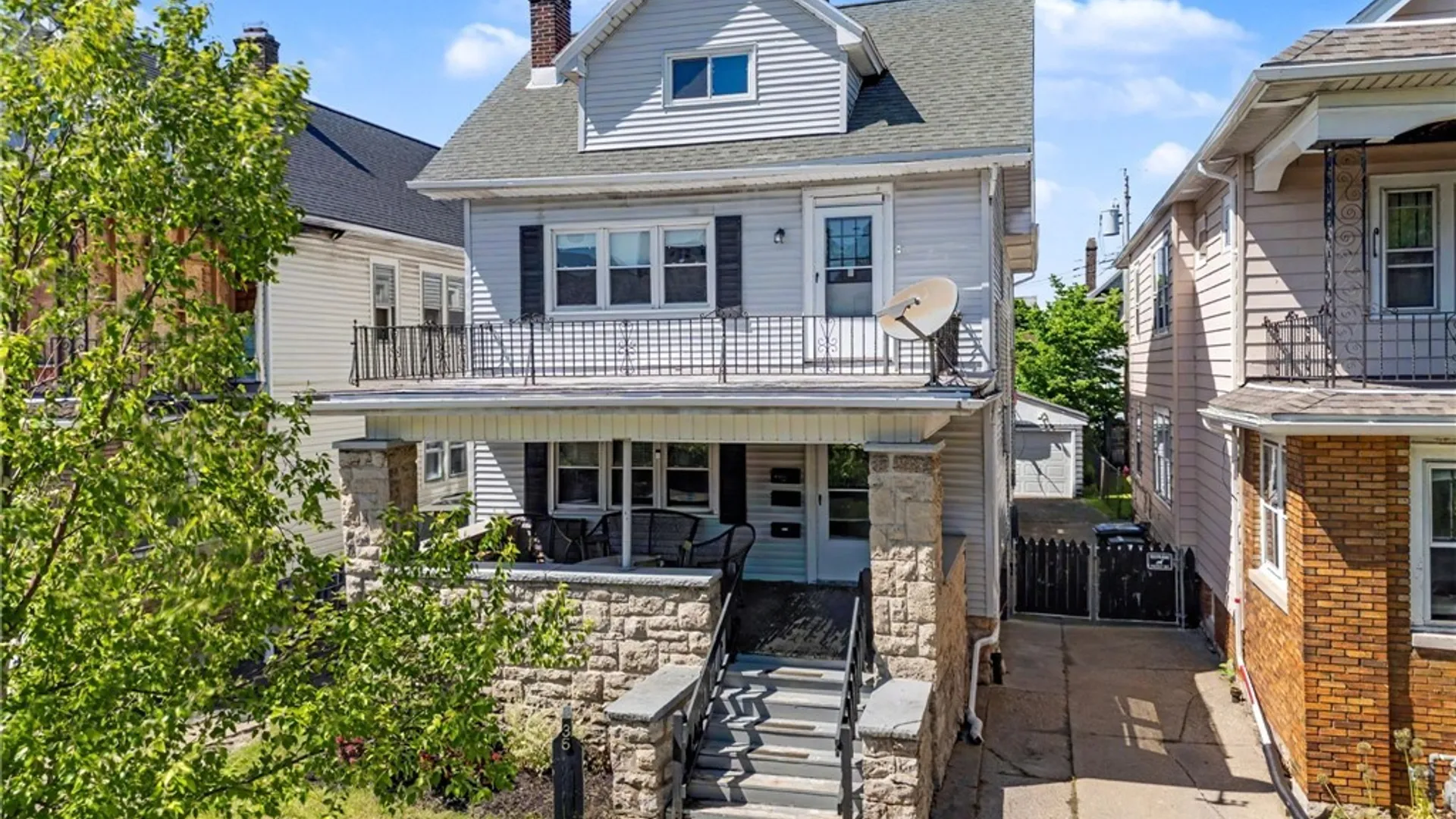 Property at 35 Elmview Place, Buffalo, NY 14207 3