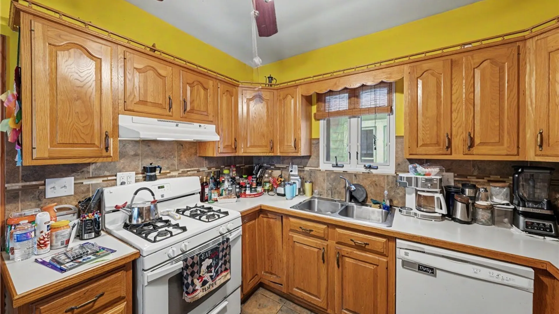 Property at 35 Elmview Place, Buffalo, NY 14207 37