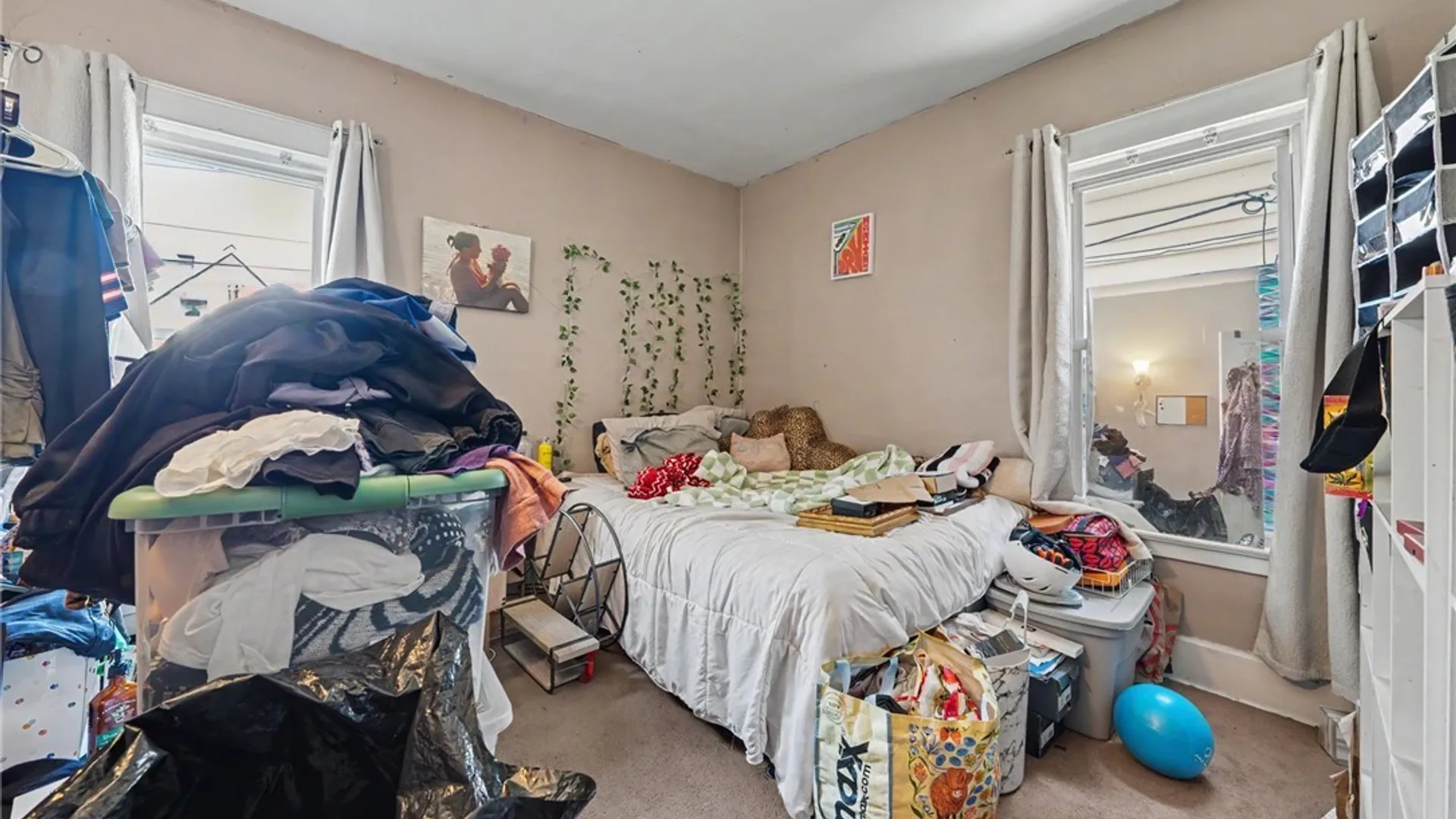 Property at 35 Elmview Place, Buffalo, NY 14207 43