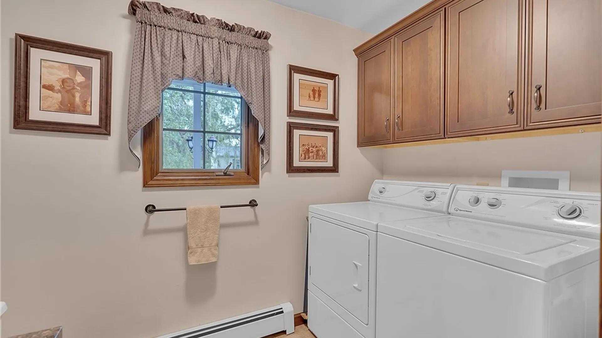 Property at 4 Mark Lane, Evans, NY 14006 20