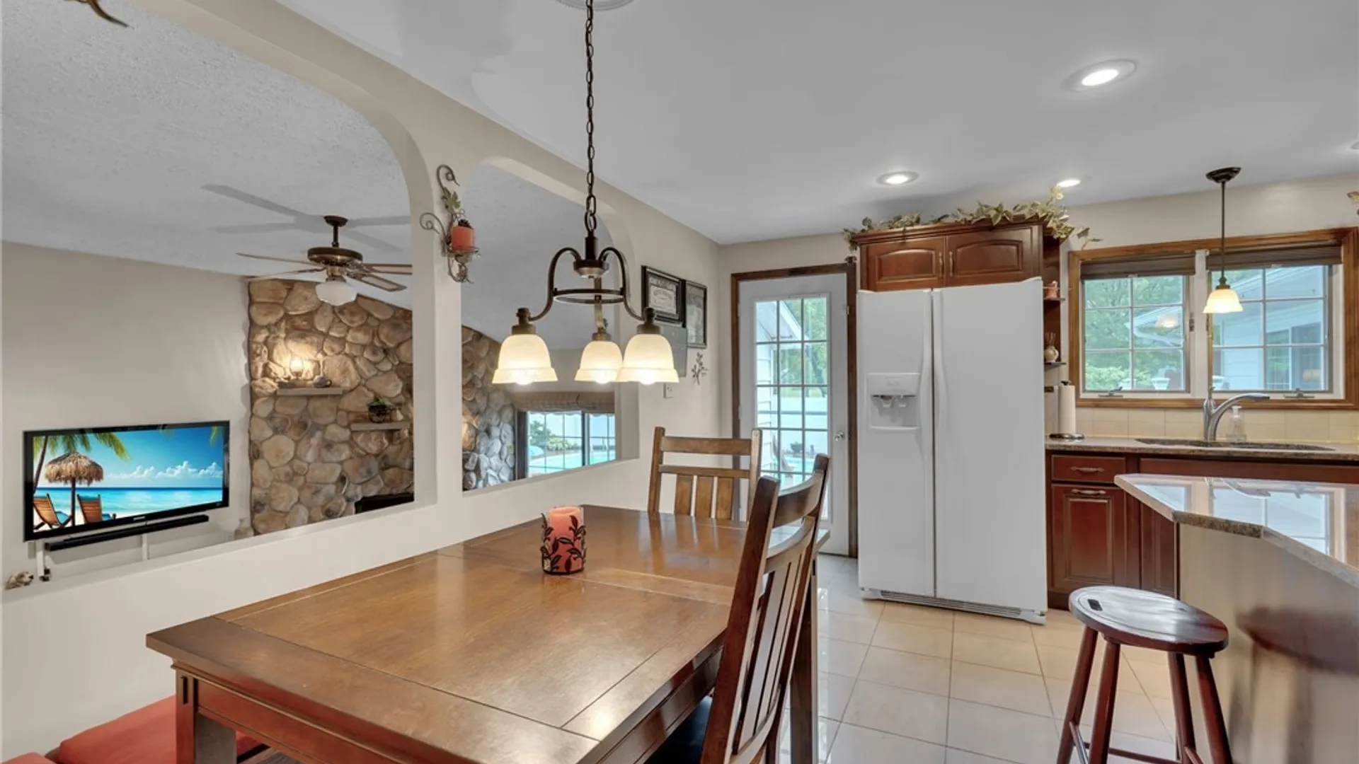 Property at 4 Mark Lane, Evans, NY 14006 25