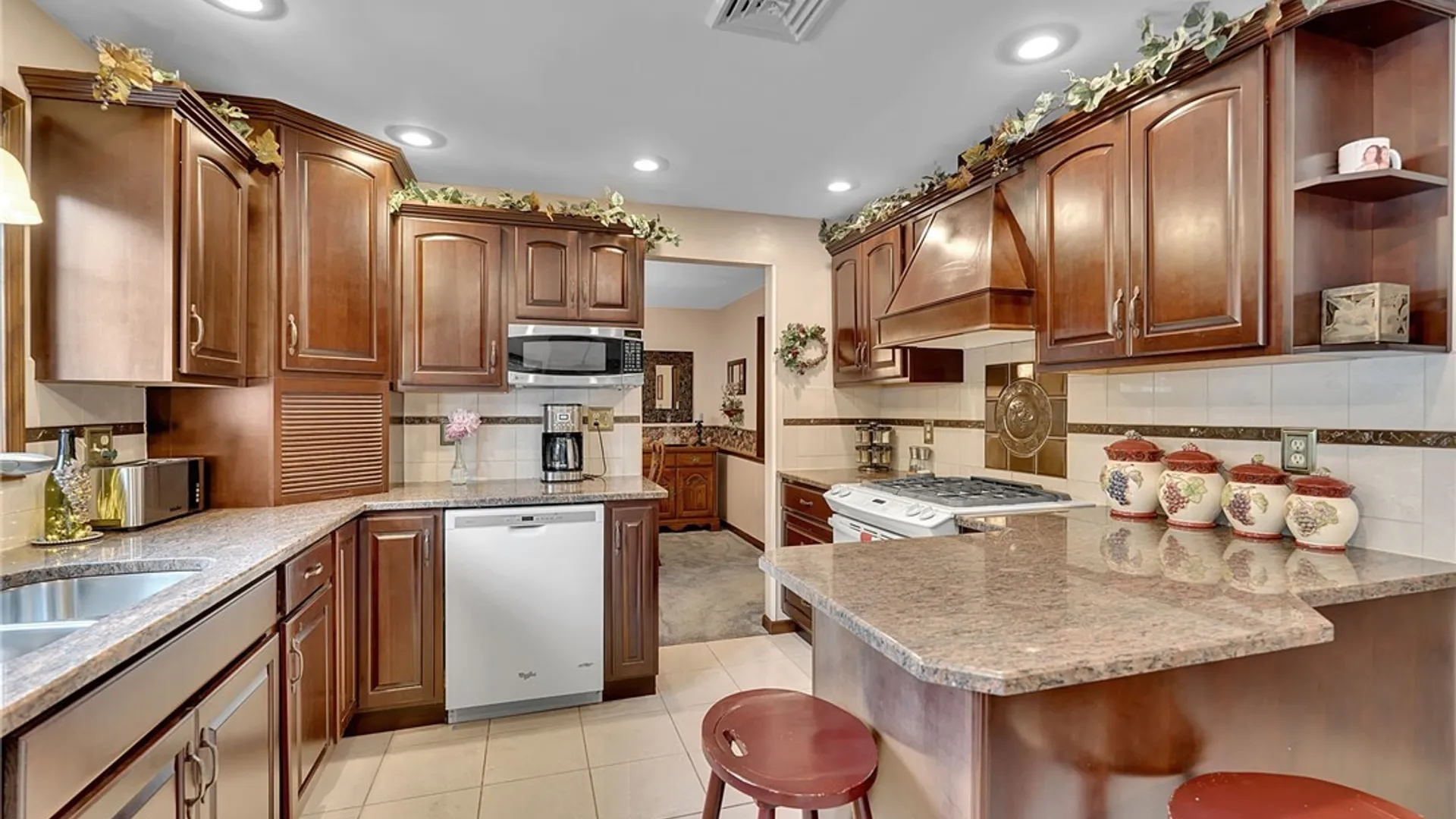 Property at 4 Mark Lane, Evans, NY 14006 30