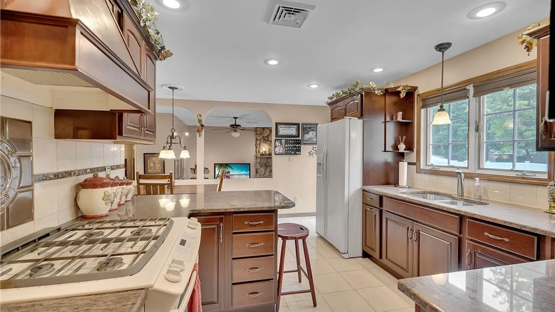 Property at 4 Mark Lane, Evans, NY 14006 31