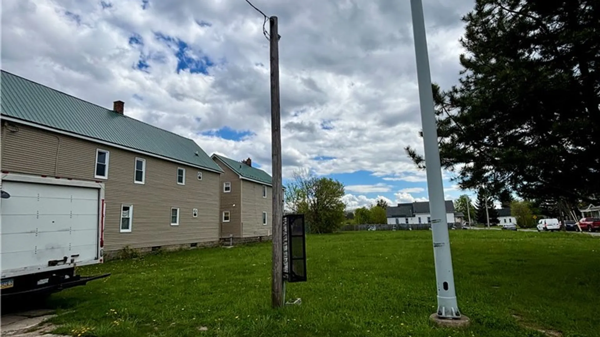Property at 367 Peckham ST, Buffalo, NY 14206 2