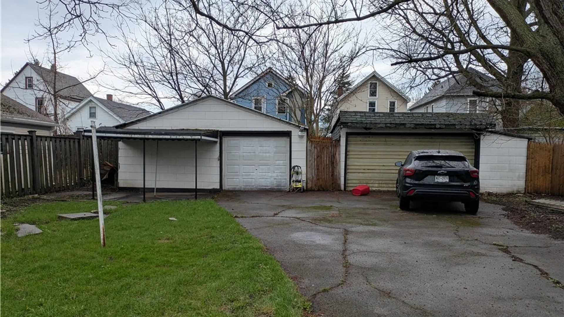 Property at 114 Manhattan Avenue, Buffalo, NY 14215 4