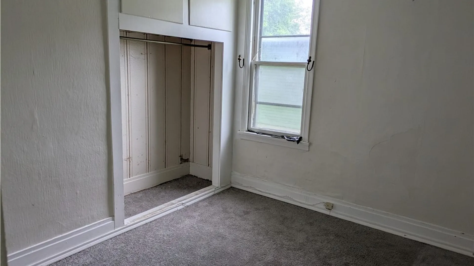 Property at 114 Manhattan Avenue, Buffalo, NY 14215 8