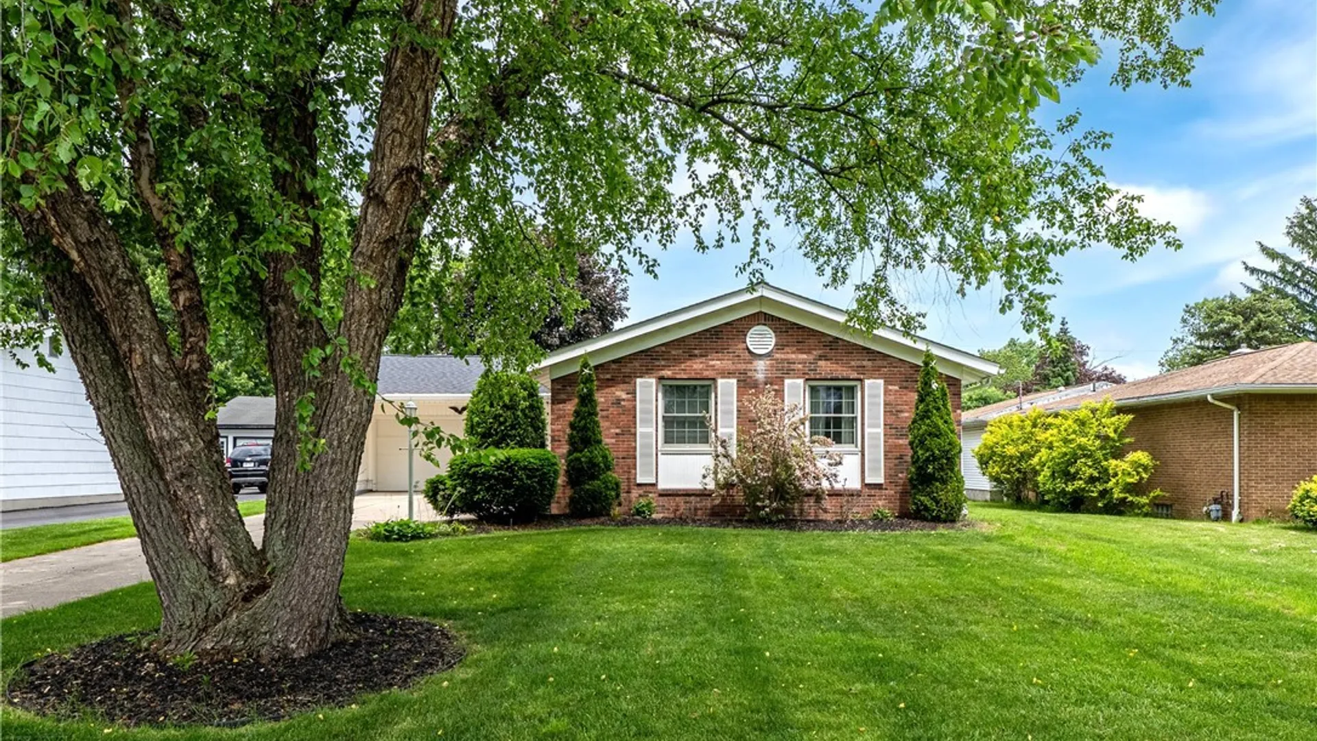 Property at 52 Bucyrus Drive, Amherst, NY 14228 3