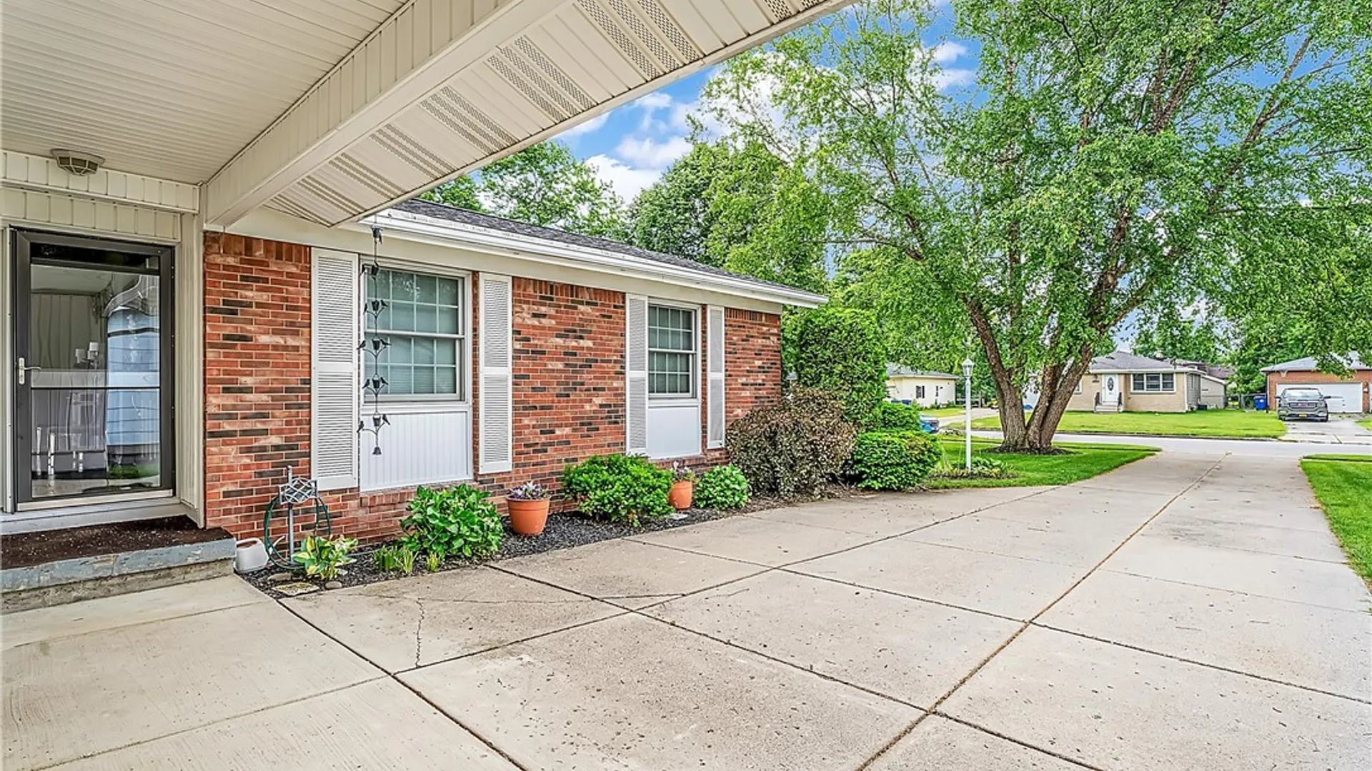 Property at 52 Bucyrus Drive, Amherst, NY 14228 4